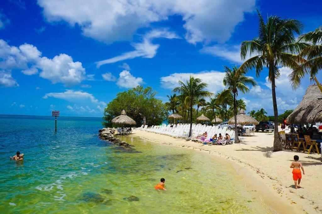 Vacay Spot Experience Luna Sky! 65" Tv Bar, Bbq, Shower Massage Jets, Music, Go To Fl Keys هومستيد المظهر الخارجي الصورة