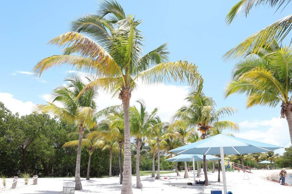 Vacay Spot Experience Luna Sky! 65" Tv Bar, Bbq, Shower Massage Jets, Music, Go To Fl Keys هومستيد المظهر الخارجي الصورة