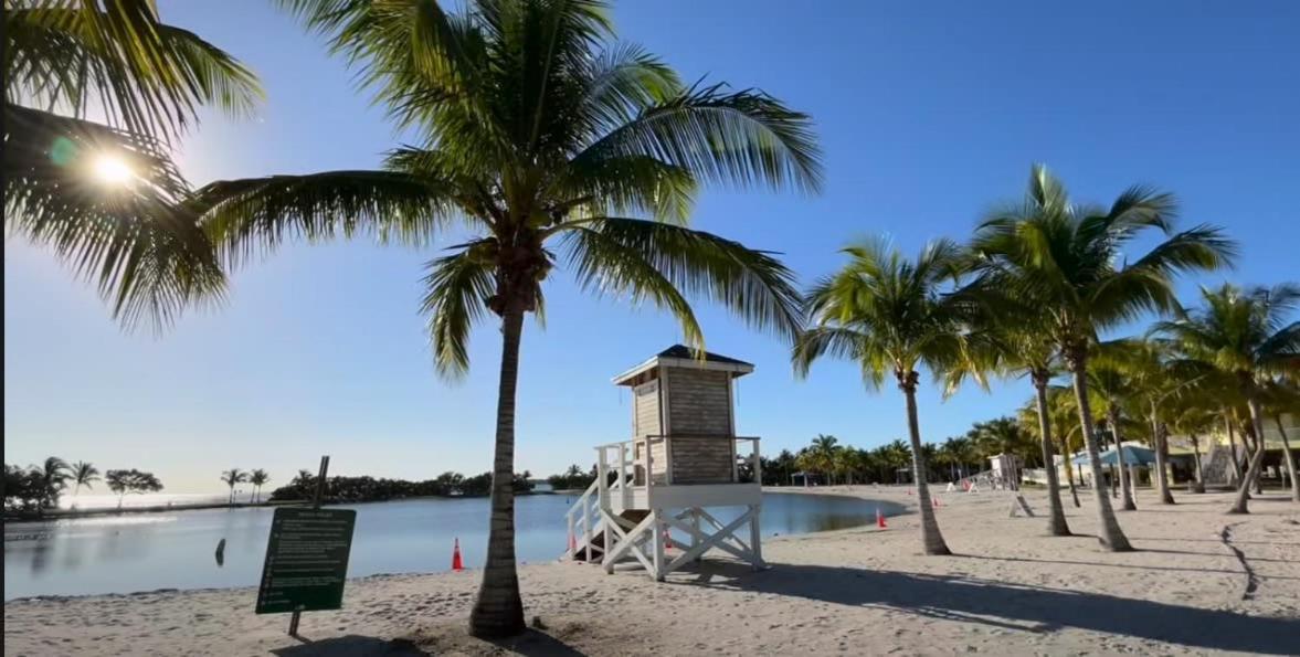 Vacay Spot Experience Luna Sky! 65" Tv Bar, Bbq, Shower Massage Jets, Music, Go To Fl Keys هومستيد المظهر الخارجي الصورة