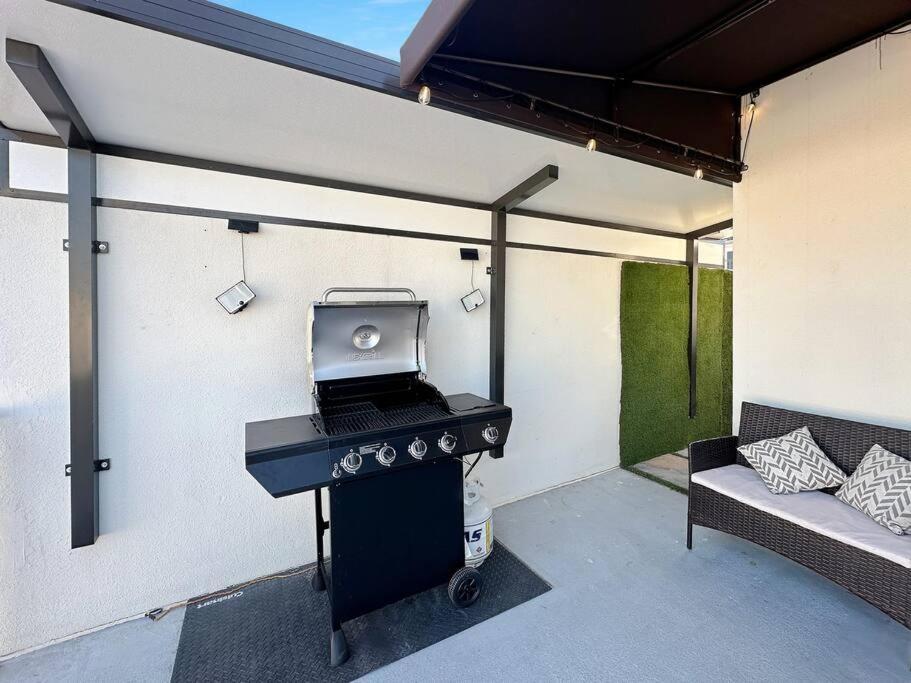 Vacay Spot Experience Luna Sky! 65" Tv Bar, Bbq, Shower Massage Jets, Music, Go To Fl Keys هومستيد المظهر الخارجي الصورة